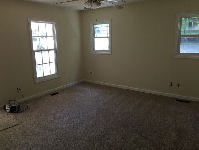 Photo - 519 W 9th St