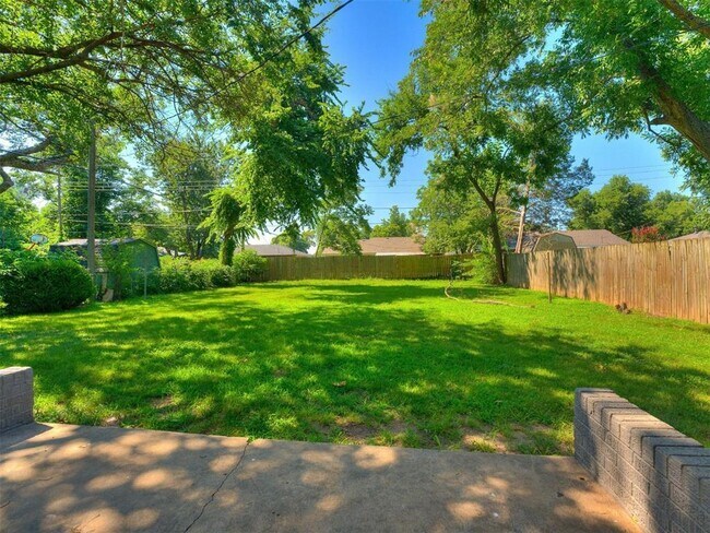 Photo - 1800 Melrose Dr