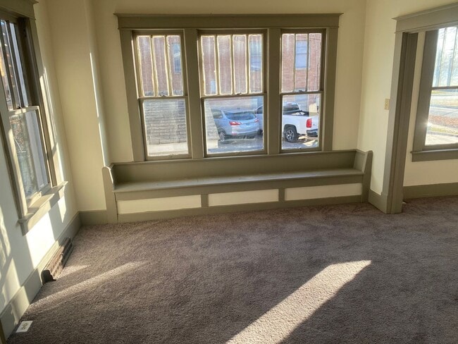 Photo - 606 W Cherry St