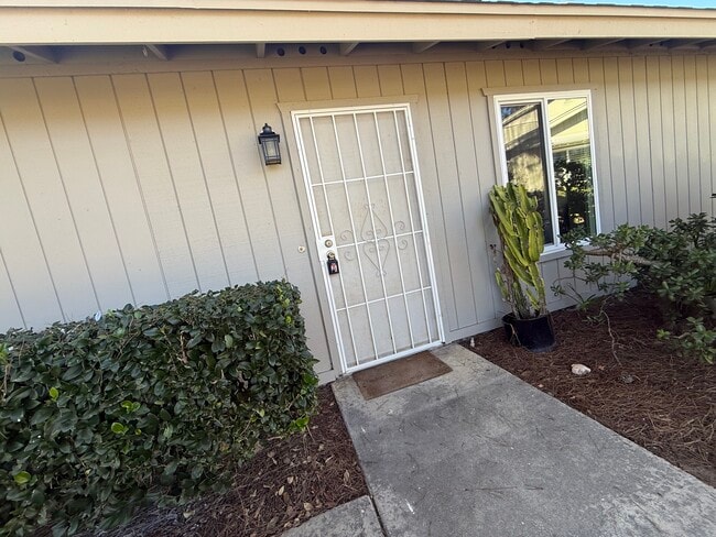 Puerta principal - 1954 Misty Cir Unidad NA