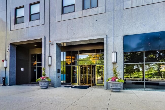 Photo - 910 S Michigan Ave Unit 607