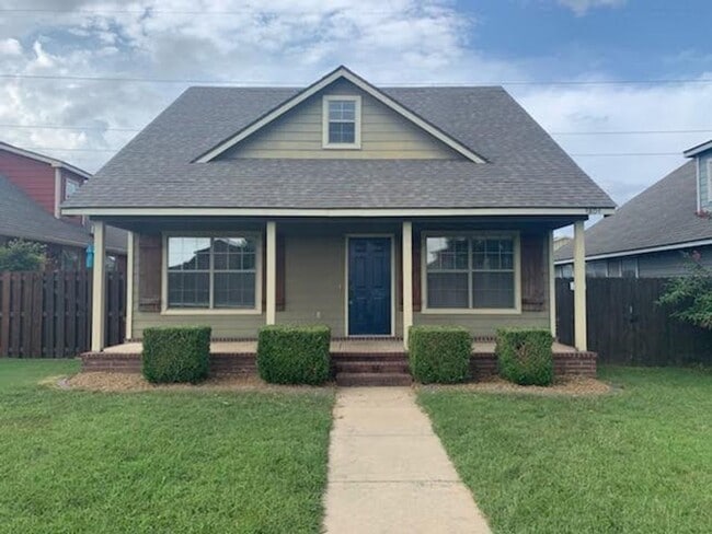 Photo - Craftsman style 3 bedroom 2 bath Home - Avail NOW!