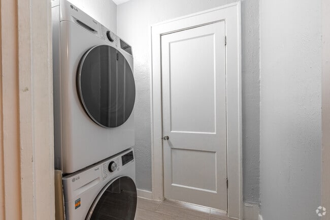 1BR, 1BA - 600SF - Unit 1 - Laundry