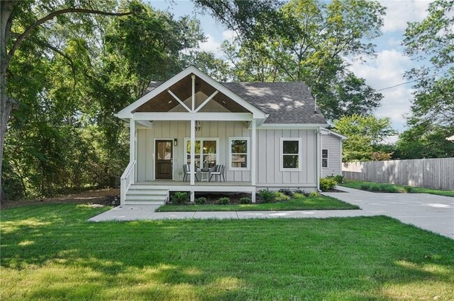 Photo - 1036 Dell Ave SE