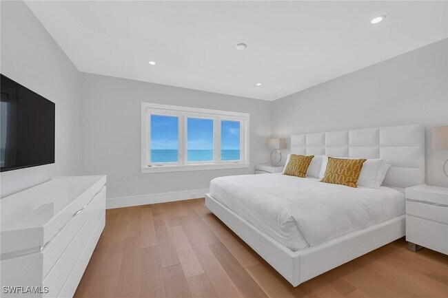 Building Photo - 2885 Gulf Shore Blvd N Unit 702