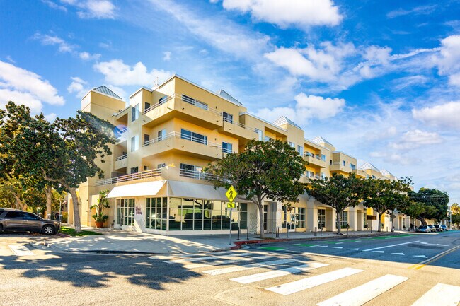 Primary - Broadway Plaza West Apartments