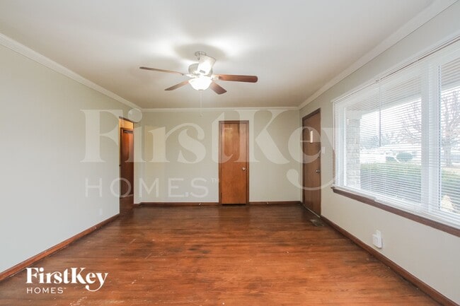 Photo - 311 N Boehning St