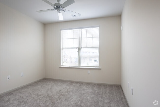 3BR, 2BA - 1,395 SF