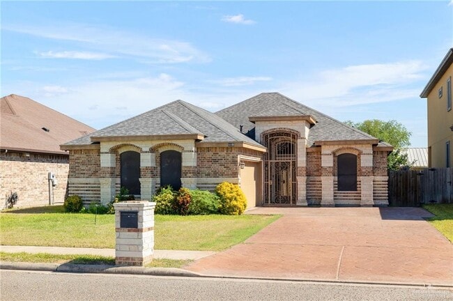 Building Photo - 12 Samaria St