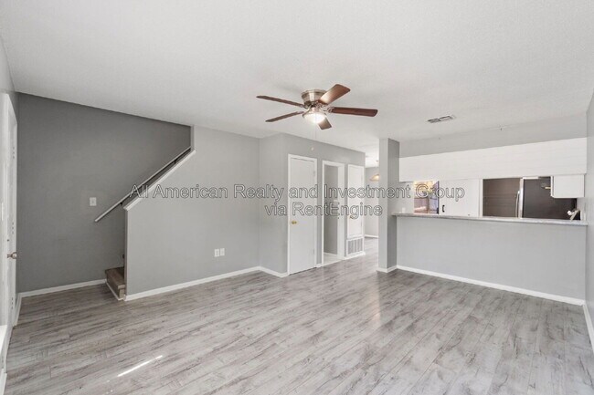 217 Oak St SE