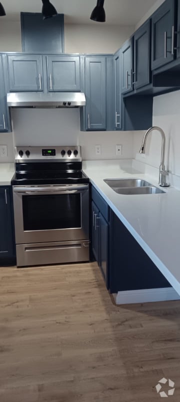 Building Photo - 925 E McKinley St Rental