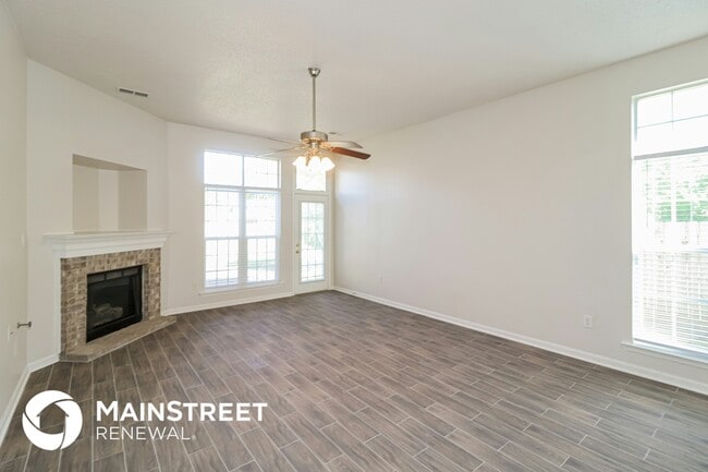 Photo - 5852 Eaton Cove