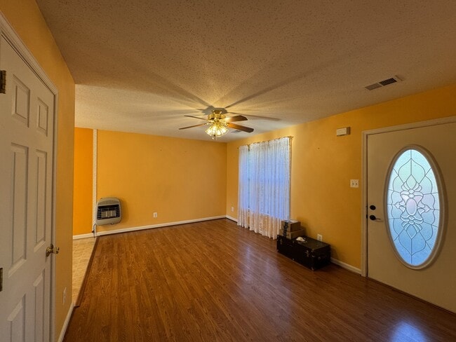 Photo - 14040 Chotank Loop