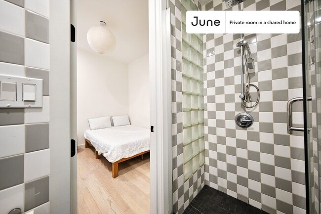 Photo - Room in Shared 3 bed/3 bath home Unidad A