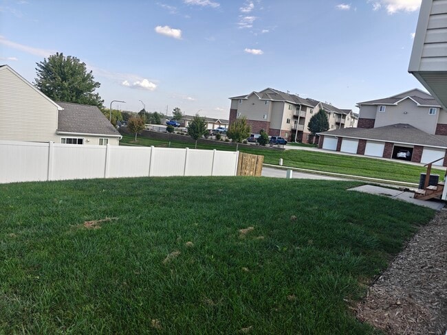 Photo - 7925 S 157th St