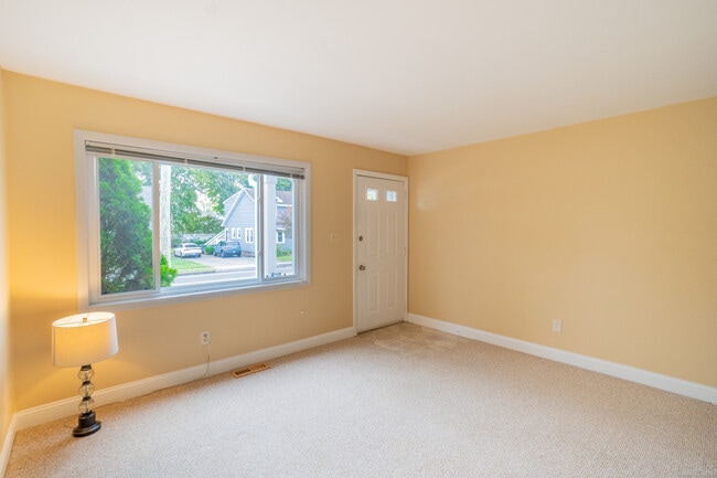 Photo - 974 E Broadway