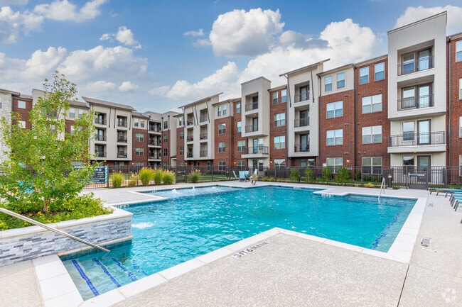 The Luxe at Cedar Hill 55+ Active Adult