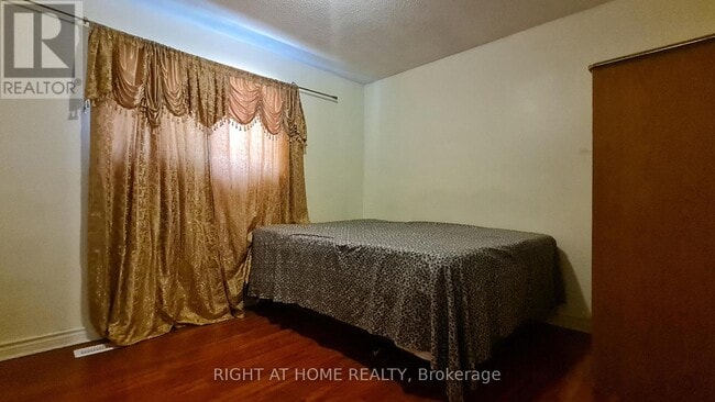 Photo - 55 Littleleaf Dr