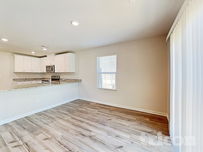 Photo - 165 Parkers Gate Dr