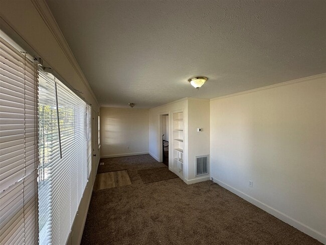Photo - 1021 Roselawn Way