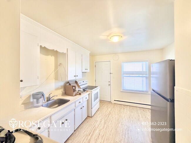 Photo - 1-Bedroom Apartment with Parking – Utilities Included – Pet Friendly – Kitchener Unité 4