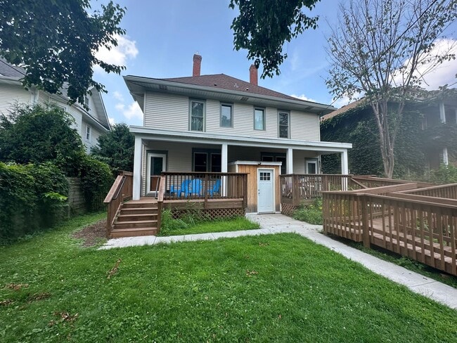 Building Photo - Bright & Spacious 3-Bedroom – Large Kitche... Rental