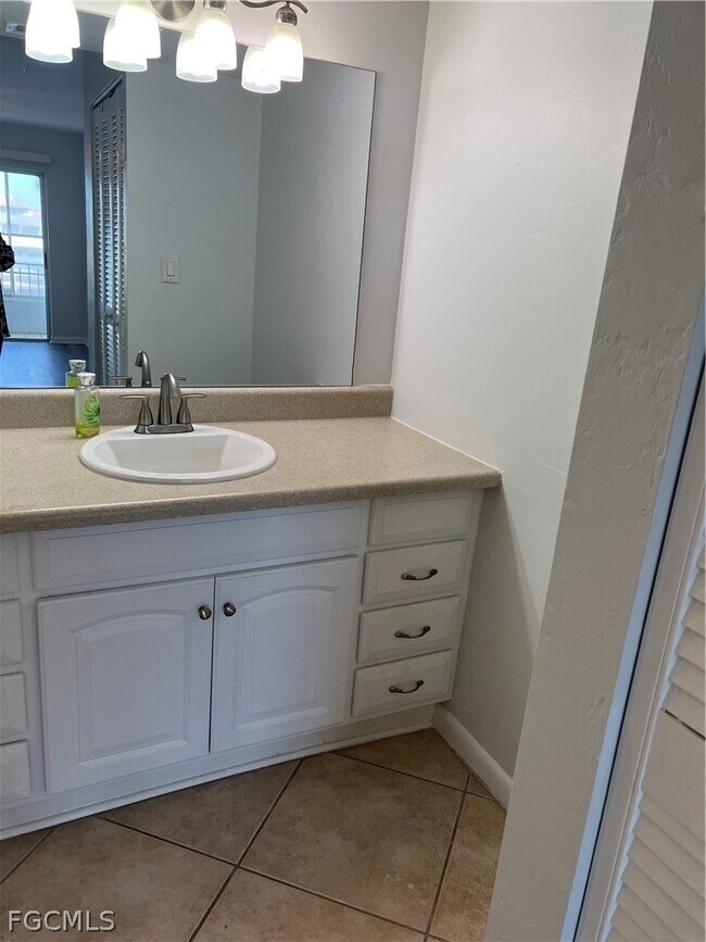 Photo - 1908 SE 43rd St Unidad 208