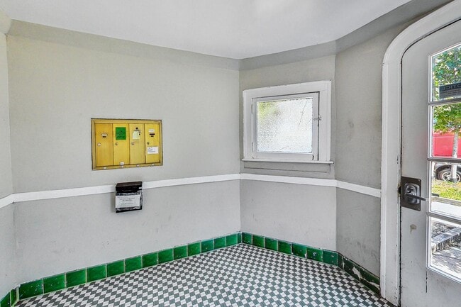 Photo - 2444 N Campbell Ave Unit 3