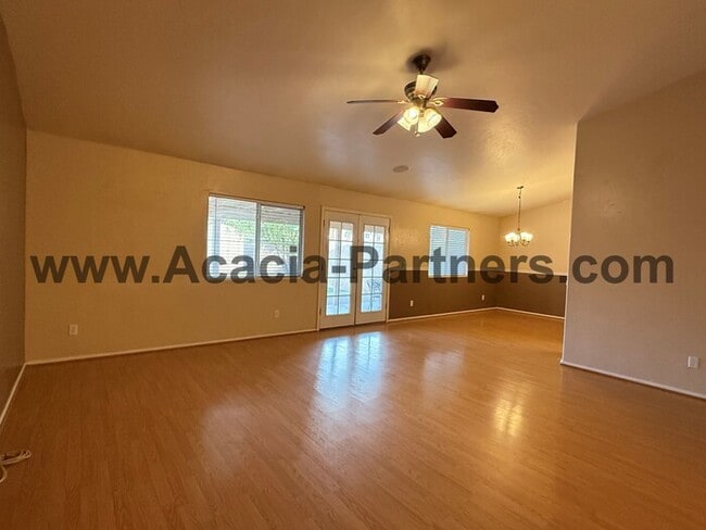 Building Photo - Beautiful 4-Bedroom Home in Rita Ranch ? H...