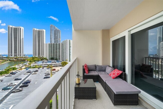 Photo - 300 Bayview Dr Unit 807