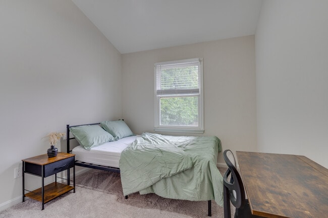 Photo - 3700 Roxbury Ln