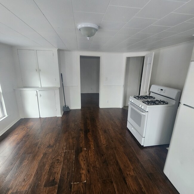 Photo - 110 Webster St Unit Upper