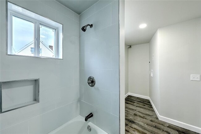 Photo - 589 Public St Unit 2