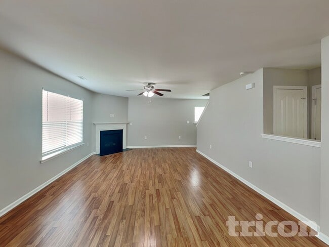 Photo - 2848 Village Center Dr