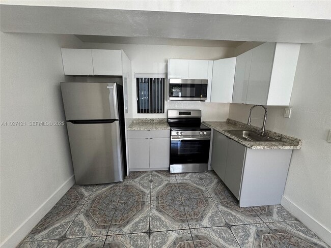 Photo - 169 NE 50th St Unit 2