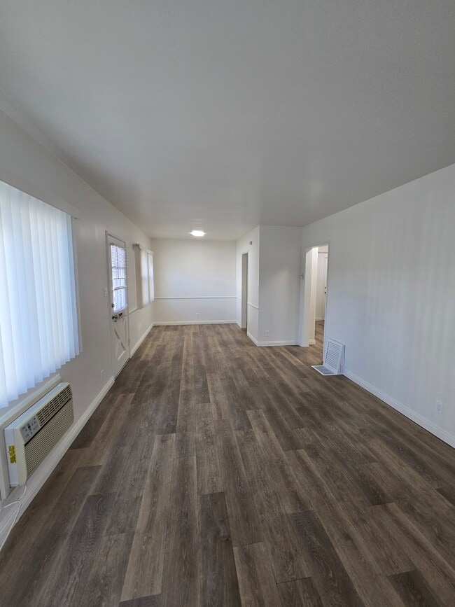 Building Photo - 13512 Victory Blvd Rental