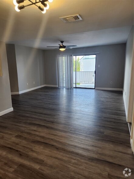 Building Photo - 2818 S Bartell Dr Unit 35 Rental