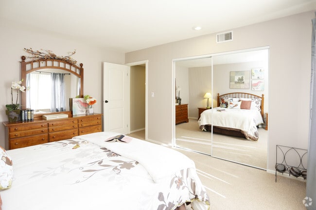 Sutton Club Apartments