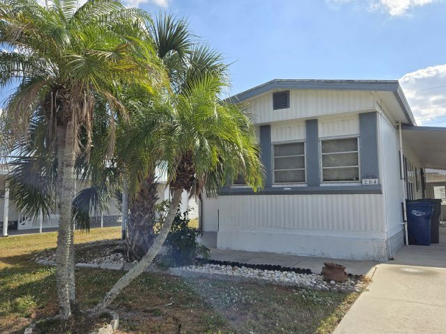 Building Photo - 204 48th Ave W