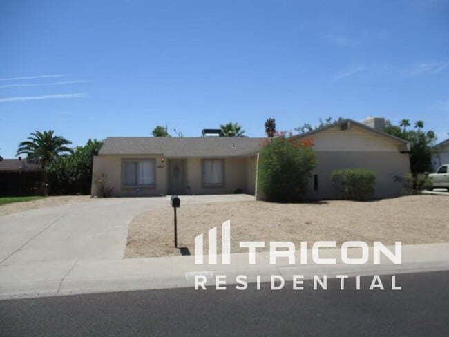 Building Photo - 3827 W Gelding Dr Rental