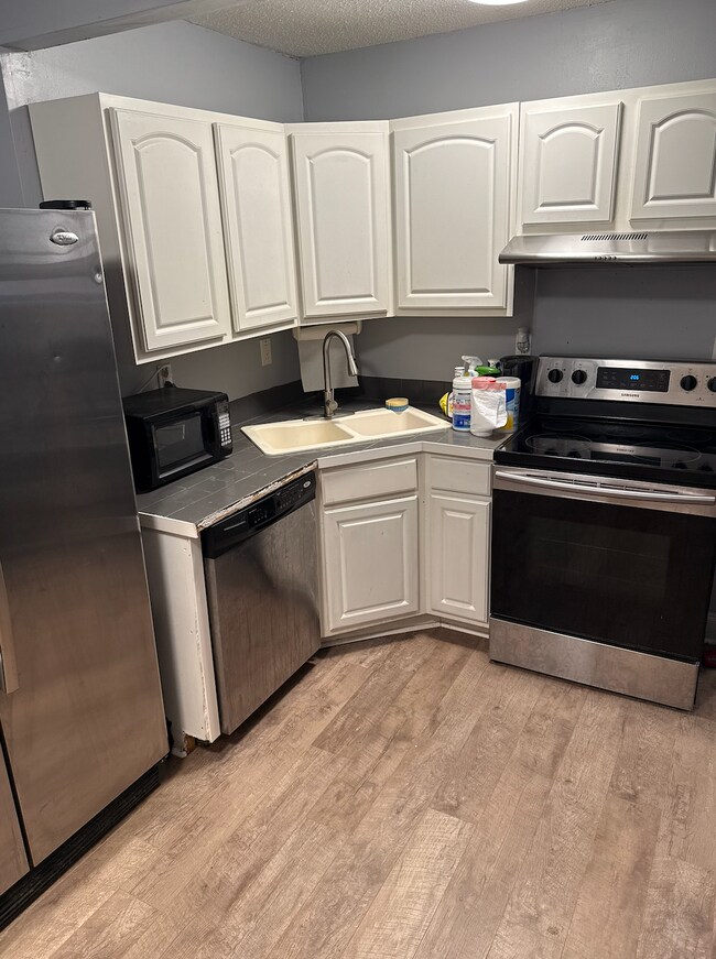 Photo - 559 S Limestone Unidad 203