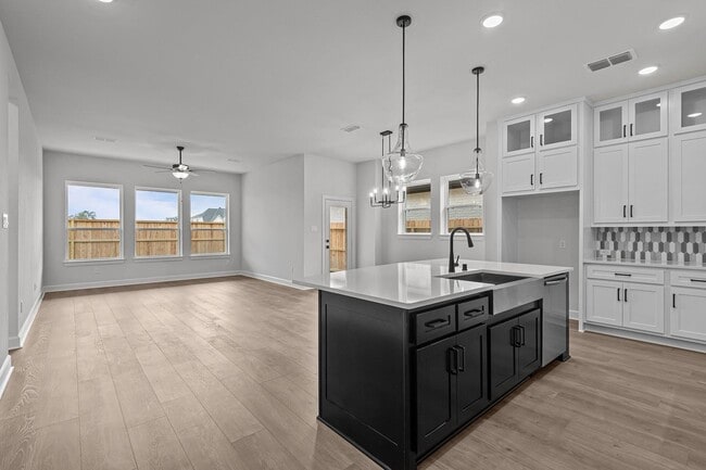 Photo - 119 Amaranth Wy