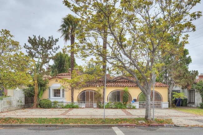 Photo - 10864 Wellworth Ave House