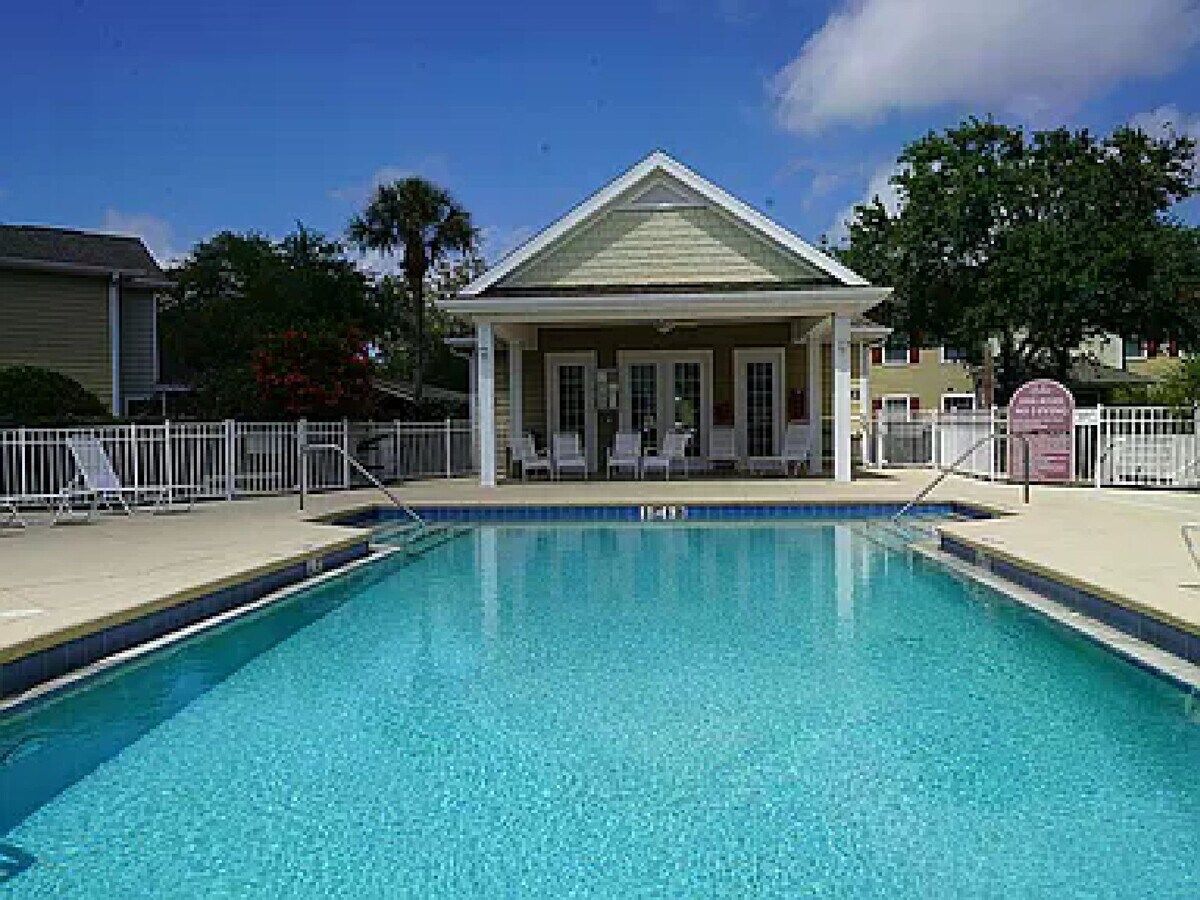 Photo - 4850 51st St W