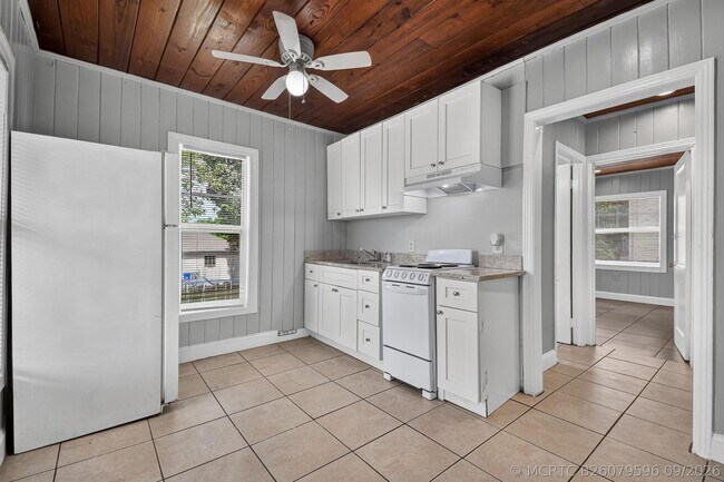885-887 7th St Unit 201