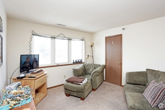 Sala de estar - Total Property Management 134 Campus