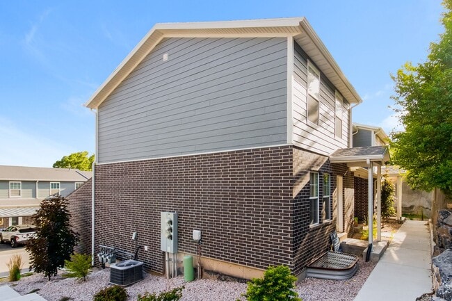 Photo - Spacious 3 Bed, 2.5 Bath Pet-Friendly Home...