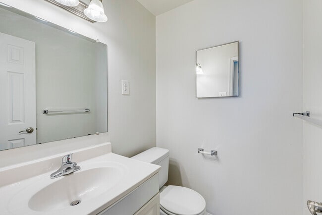 2BR, 1.5BA - 873SF