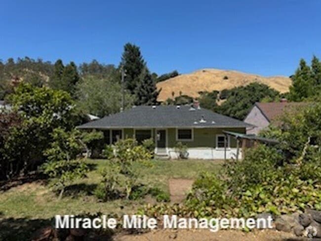 Building Photo - Charming Sun Valley Home with Wonderful Ou...