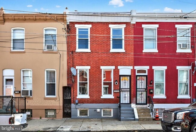 Building Photo - 3549 N Randolph St Rental